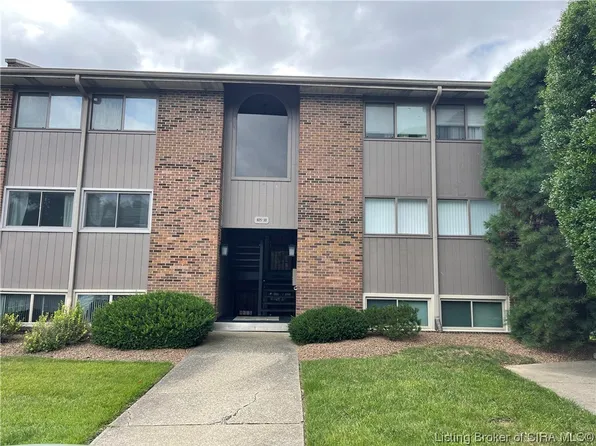 30 Lakeshore Drive, Clarksville, IN 47129