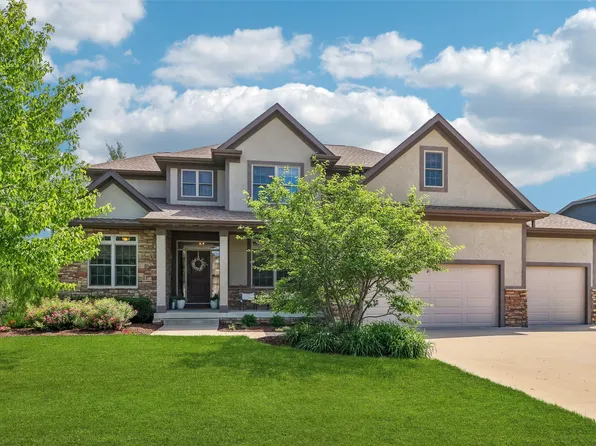 7025 Northwood Dr, Johnston, IA 50131