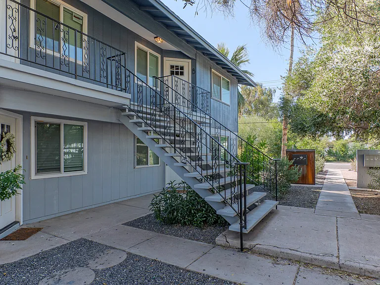 1133 S Farmer Ave #4 — Photo 15