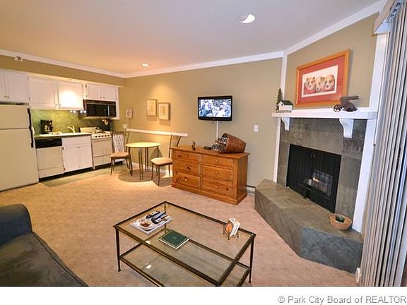 4th image of 1385 Lowell Ave #226