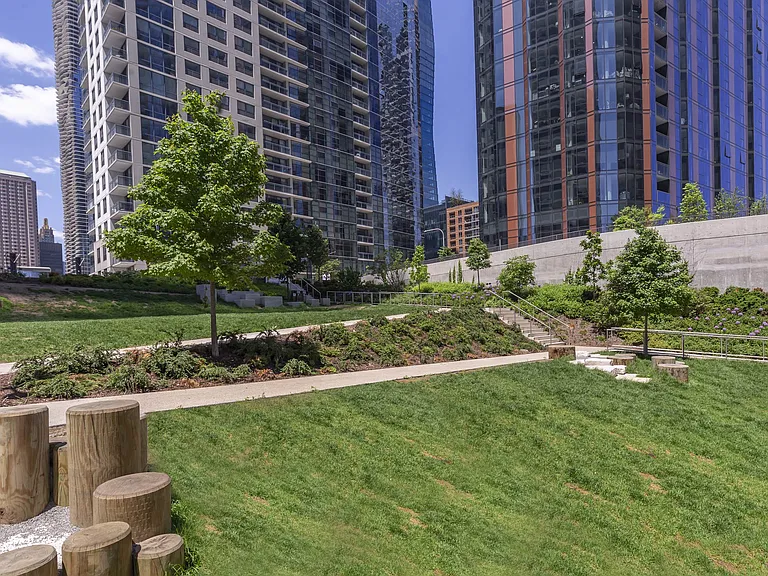 North Harbor Tower — Photo 27