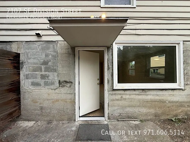 7107 SE Division St — Photo 25