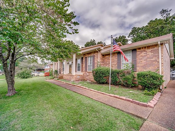 4th image of 3506 Wood Bridge Dr