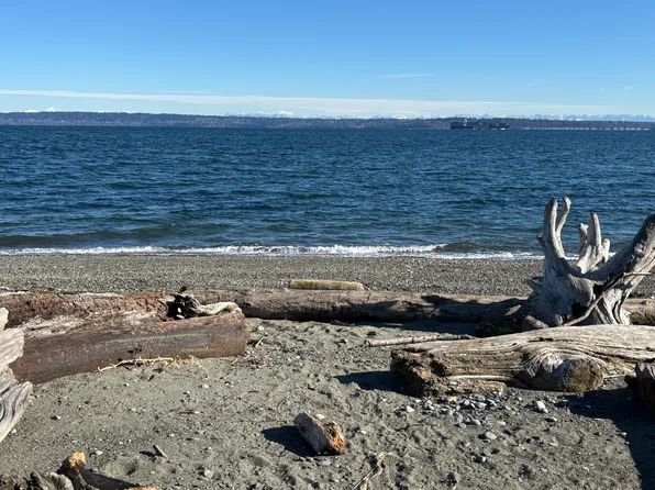 15116 Sunrise Dr NE, Bainbridge Island, WA 98110