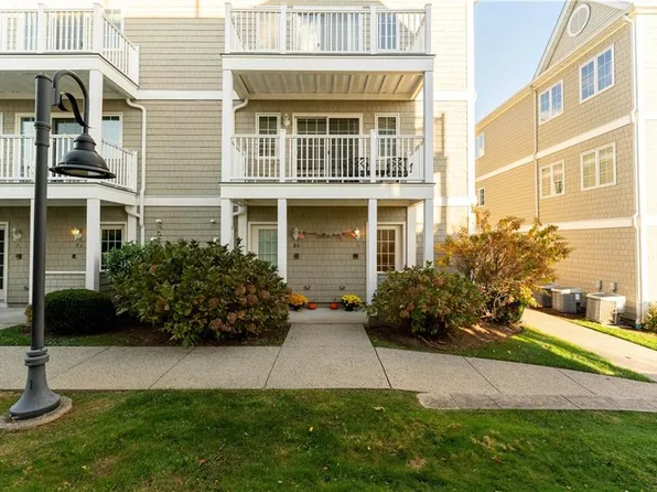 683 Metacom Ave Unit 79, Bristol, RI 02809