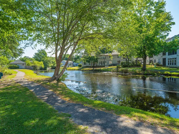 501 Greenmeadow Dr, Goose Creek, SC 29445