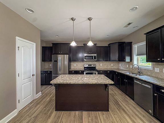 5th image of 296 Sedgefield Dr