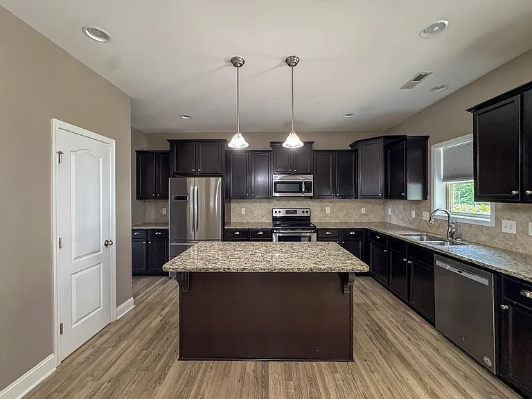 296 Sedgefield Dr — Photo 5