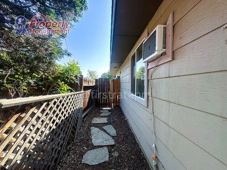1824 N Crestmont Dr — Photo 16