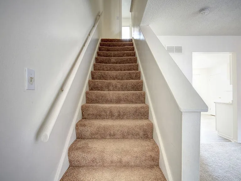 1801 W John St — Photo 17