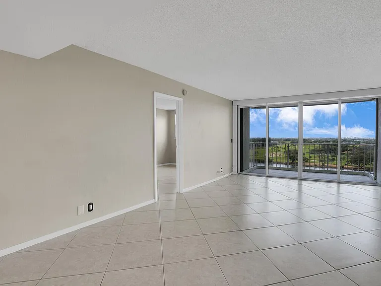336 Golfview Rd #1115 — Photo 7