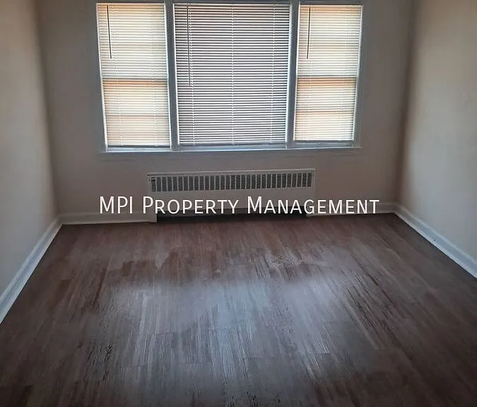 232 N 75th St #8 — Photo 15