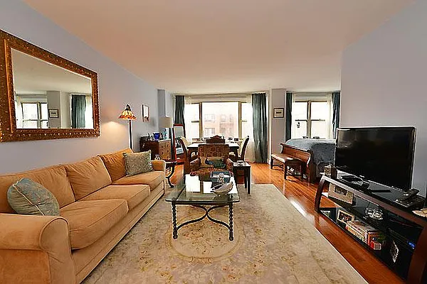 Sold by William Raveis Real Estate | media 8