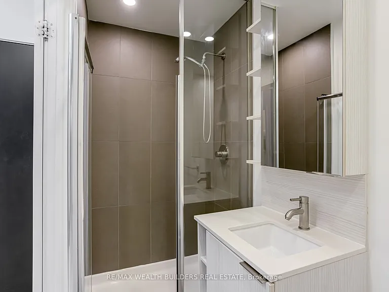170 Sumach St #2011 — Photo 22