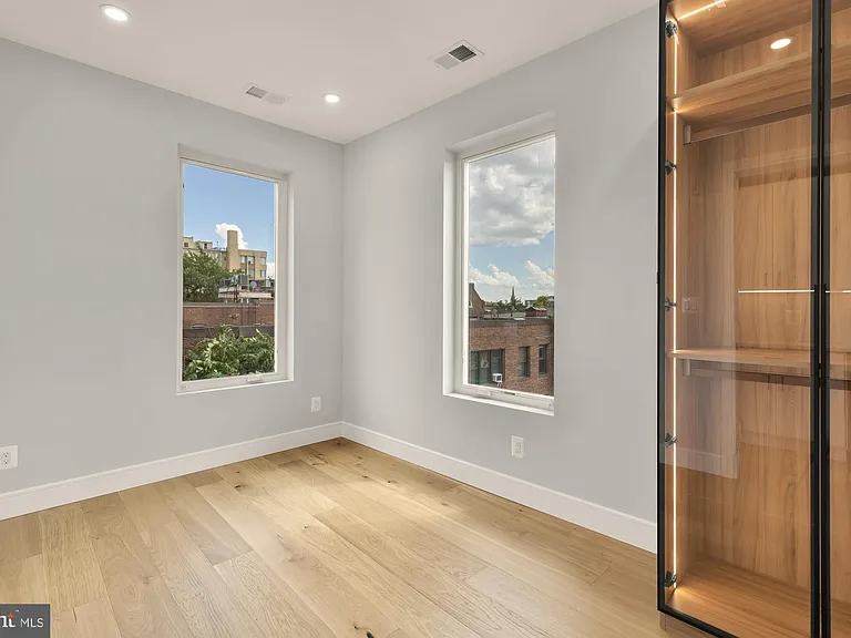 3215 Mount Pleasant St NW #401 — Photo 13