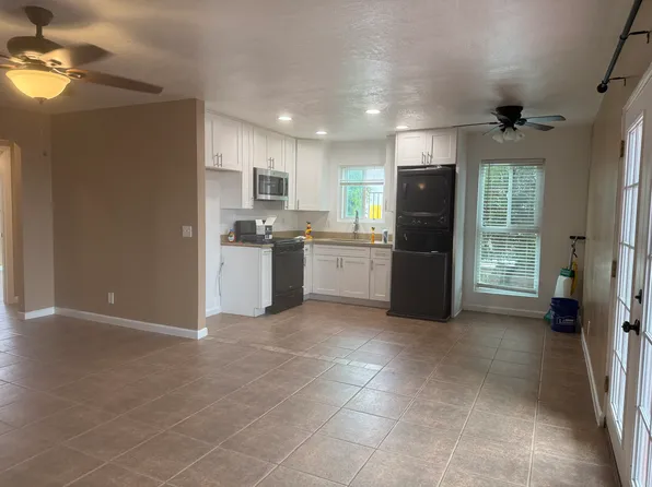 813 Carey Rd, Oceanside, CA