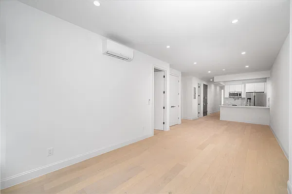 Living room, photo 1
