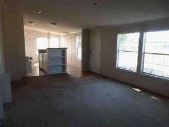 4th image of 4694 Sandpiper Dr