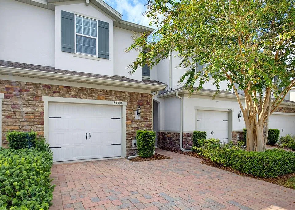 7498 Aloma Pines Ct