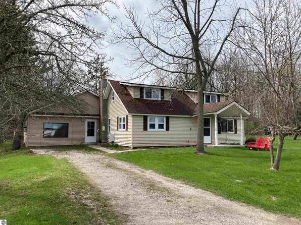 340 Ward St, Rose City, MI 48654