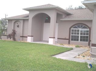 1013 NE 4th Pl, Cape Coral, FL 33909