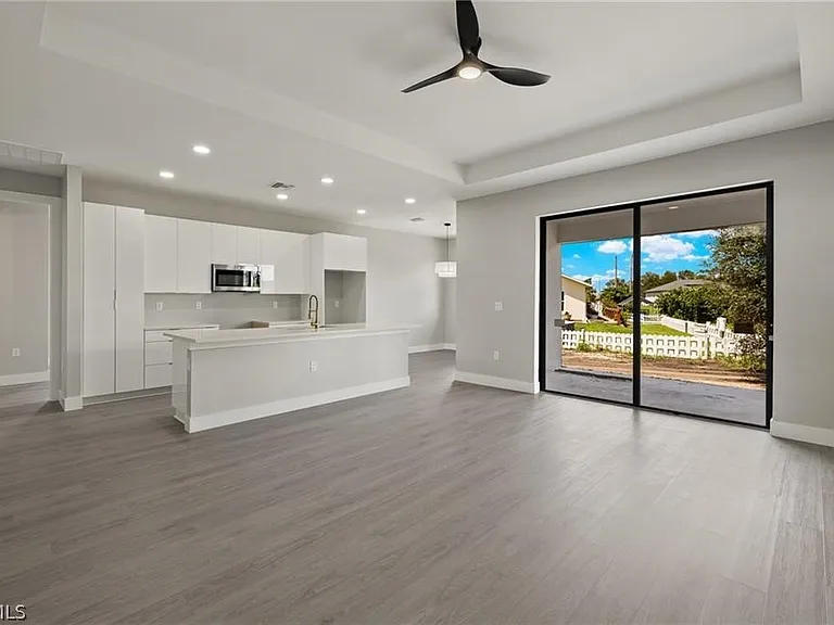 333 Pinehurst Ave — Photo 3
