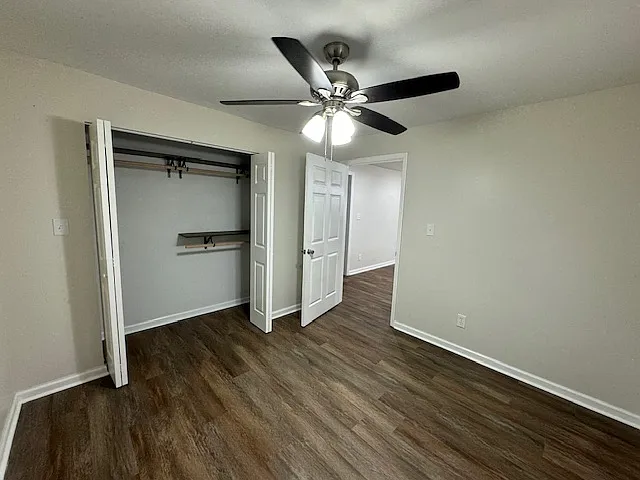 909 Foster Rd #B1 — Photo 2