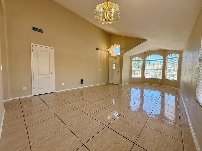 9821 W Yukon Dr — Photo 14