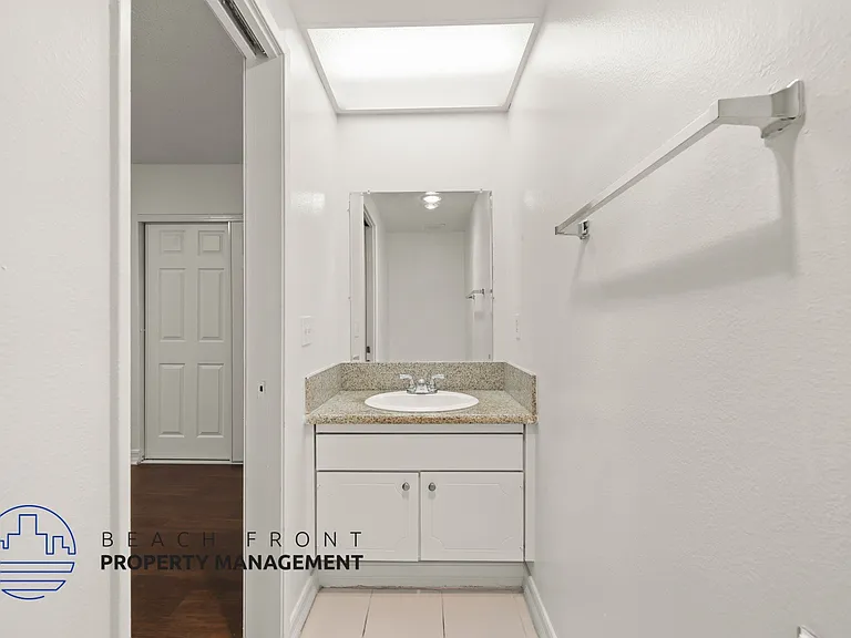 722 S. Broadway — Photo 7
