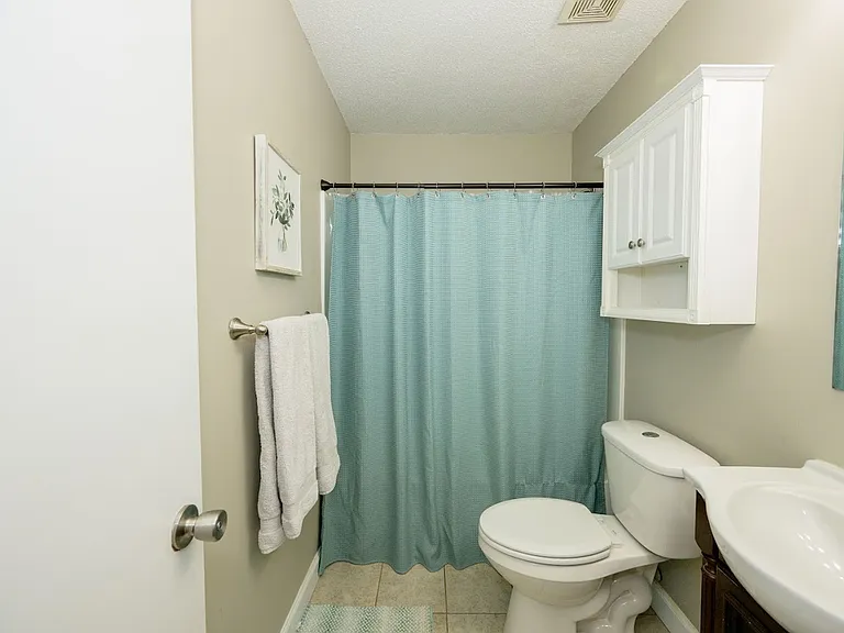 1802 Lakewood Dr — Photo 9