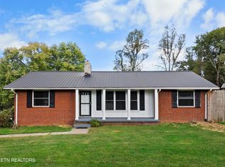 328 Edgewood Dr, La Follette, TN 37766