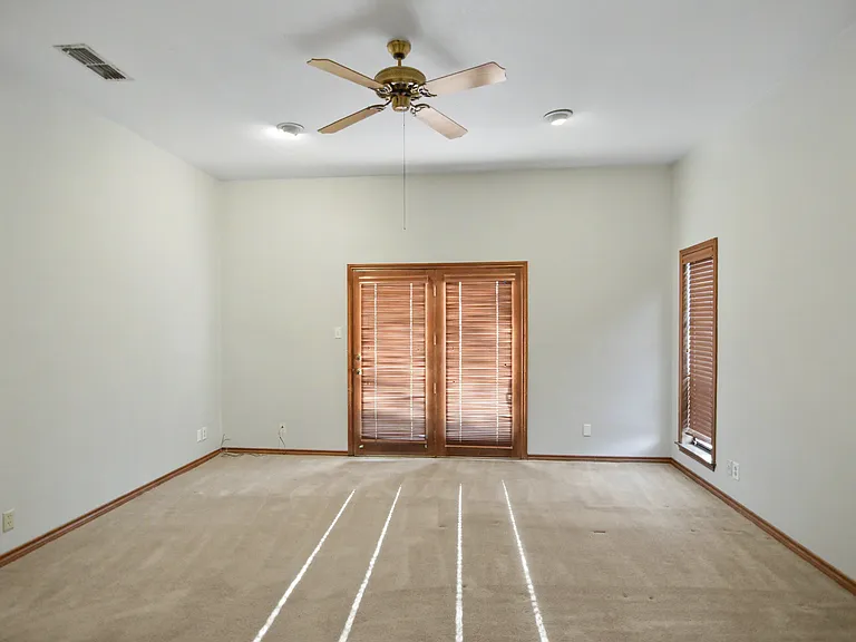 605 Pecos Trl — Photo 17