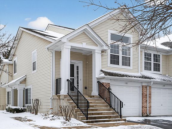 2nd image of 1161 Hawthorne Ln