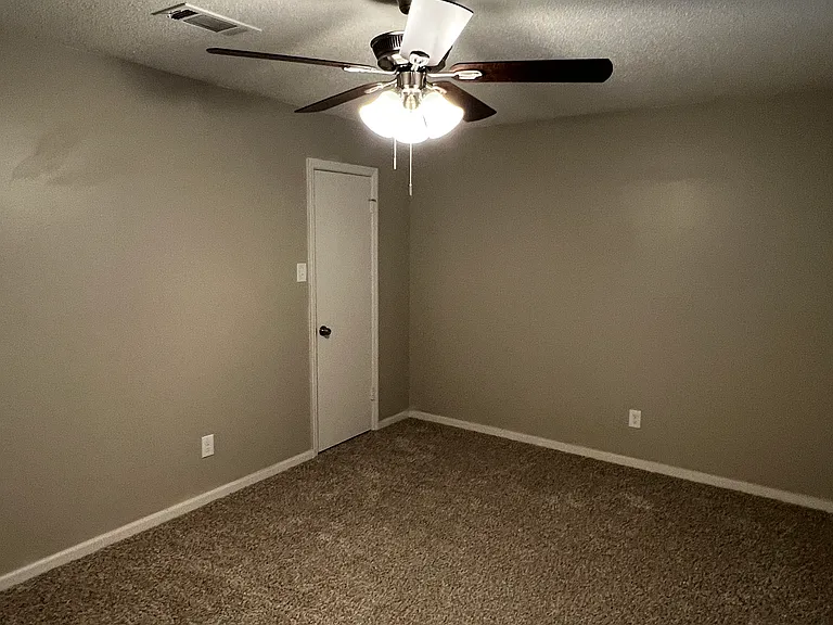 8803 Patricia Lynn Ln — Photo 16
