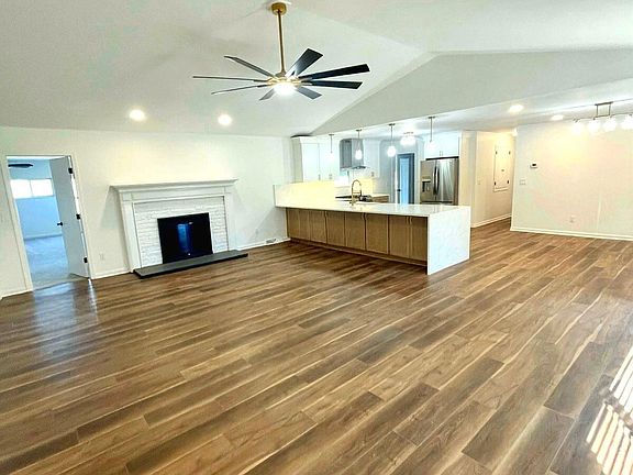 5th image of 237 Lockville Rd