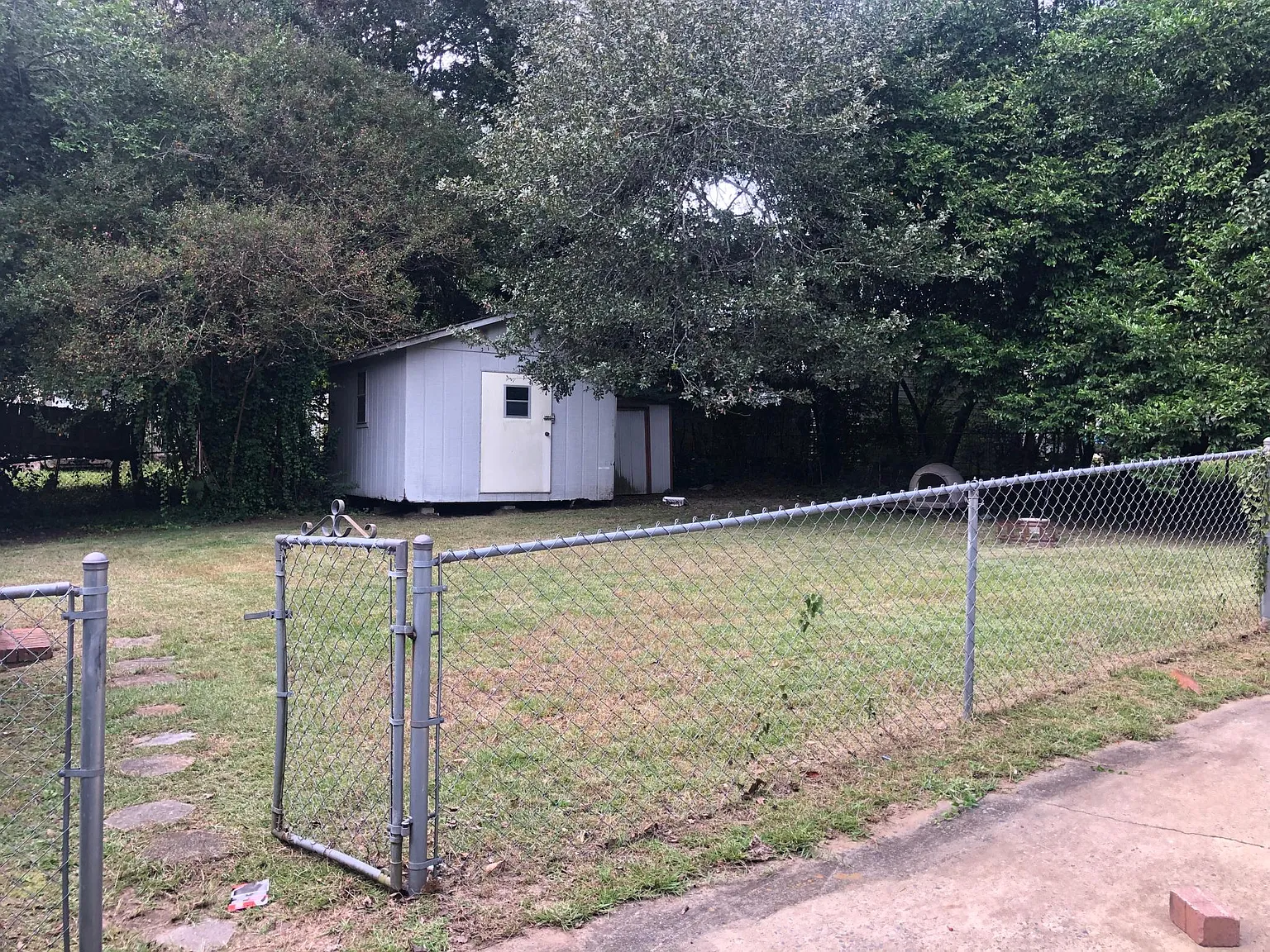 3 bed, 1.5 bath, 1265 sqft, $1,450 — Photo 3