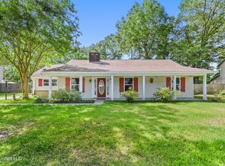 105 Laurie Ct, Ocean Springs, MS 39564