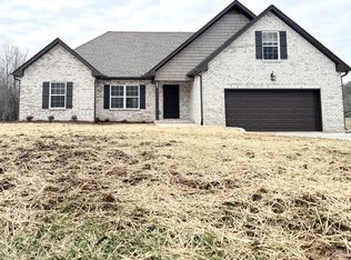 218 Raymond Hodges Rd, Cottontown, TN 37048