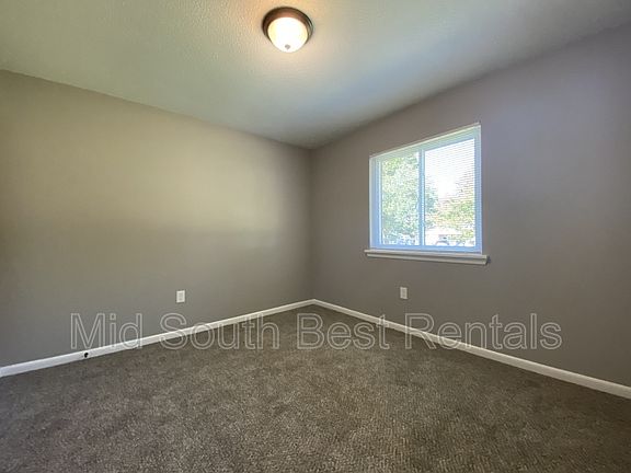 4th image of 9024 Woodbine Dr