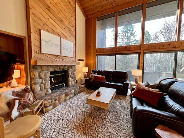 5841 S Pleasantview Rd #12, Harbor Springs, MI 49740