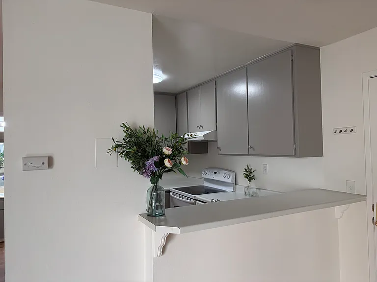 151 Lakeside Dr #110 — Photo 9