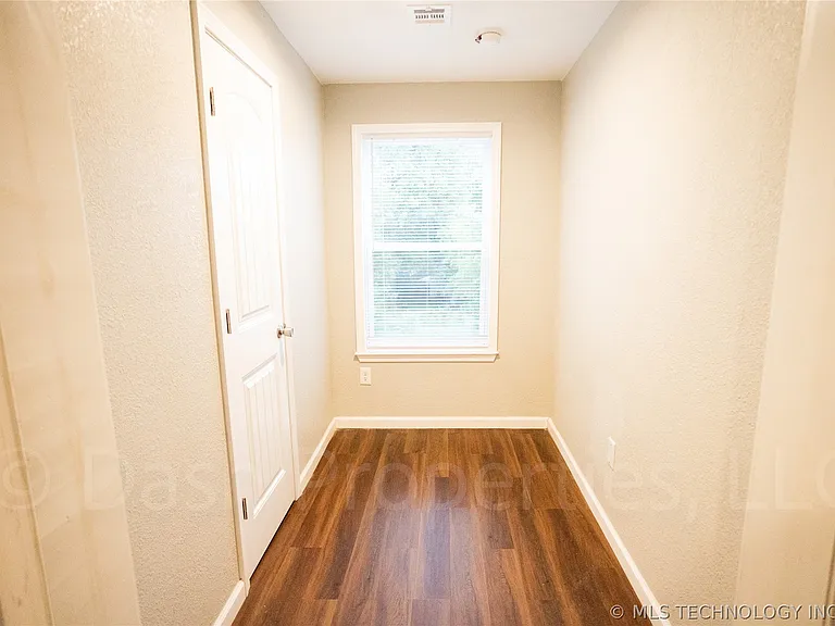 821 S Quaker Ave — Photo 66