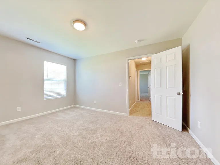 2048 Lauren Woods Dr — Photo 15