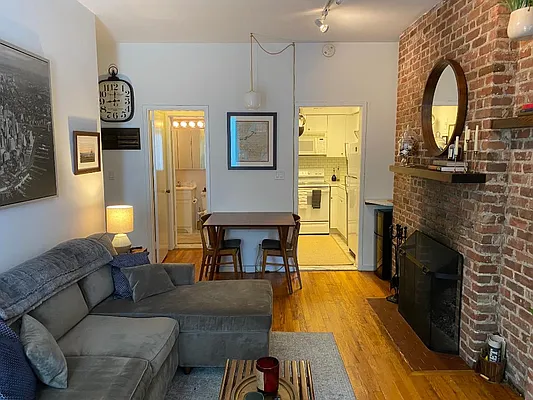 Rented by Allen Harris, LREB | media 6