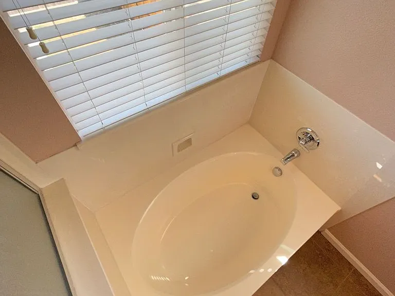 6001 Jefjen Way — Photo 16