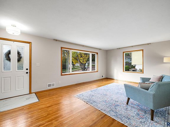 2nd image of 908 S Paulton Ave