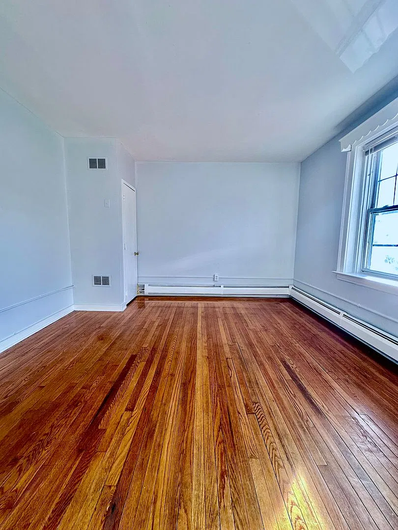 1375 Chapel Street — Photo 4