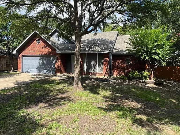7416 Bear Lake Dr — Photo 1