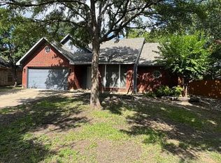 7416 Bear Lake Dr, Fort Worth, TX 76137