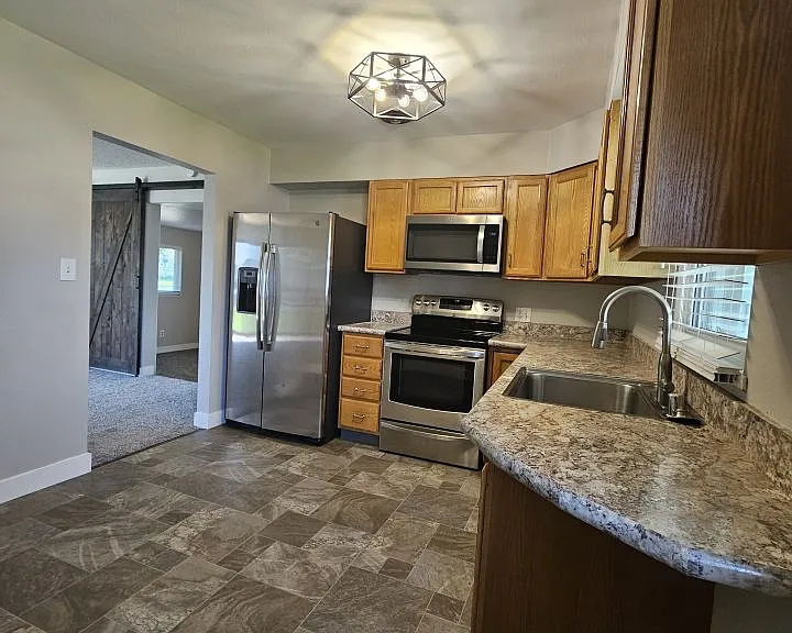 1411 Eldorado Dr — Photo 3